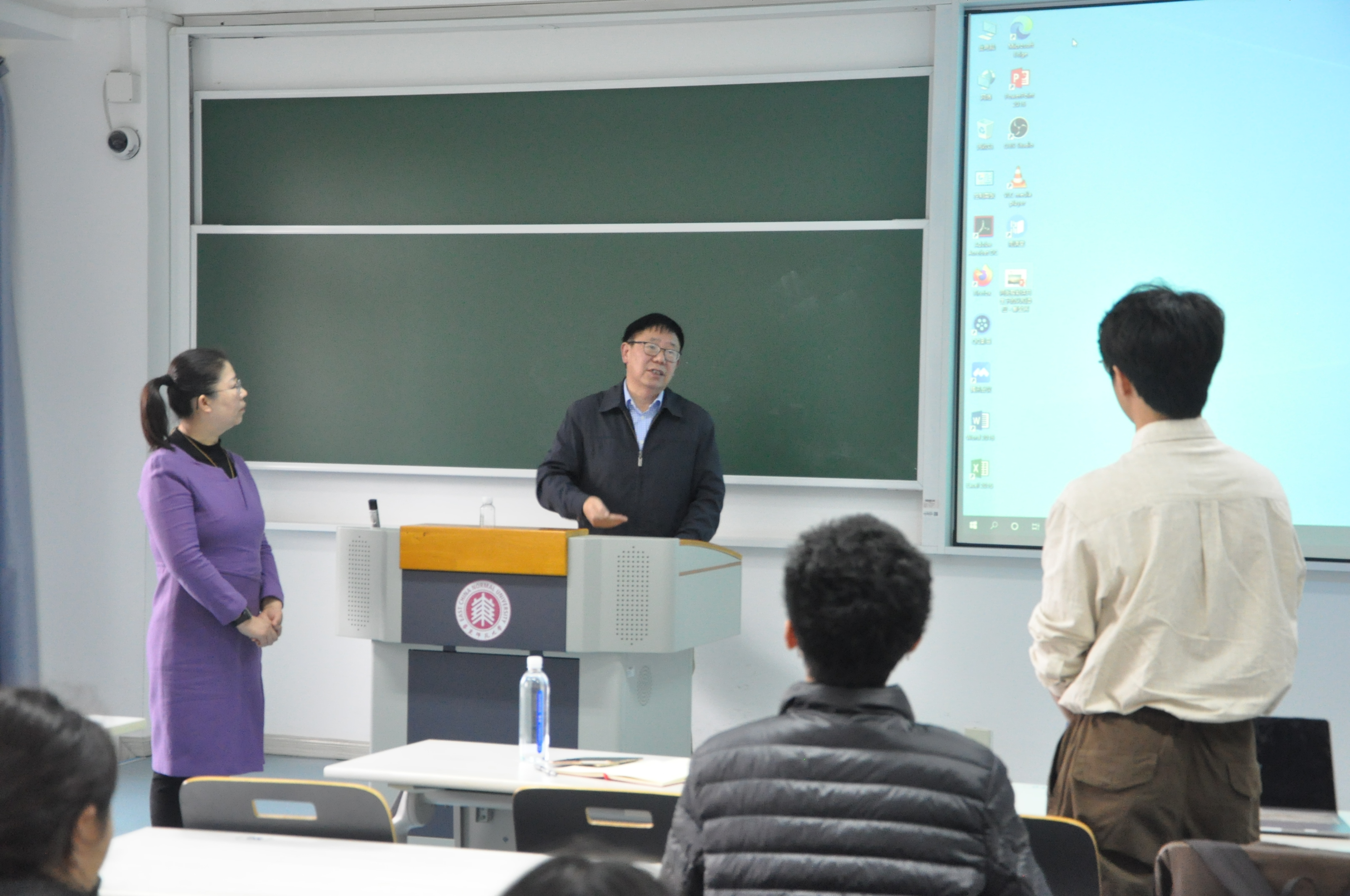 师生交流(2).JPG 师生交流(2).JPG